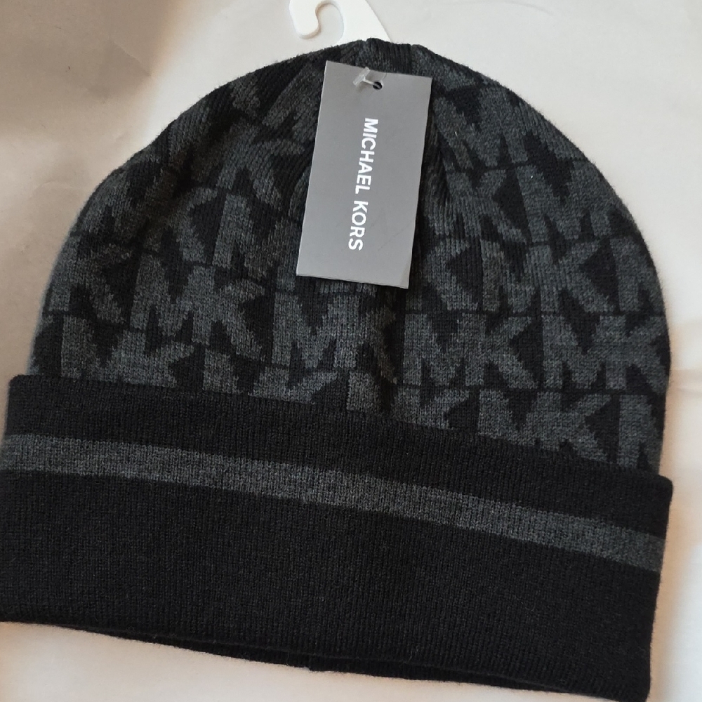 Michael Kors Men's Black and Gray Patterned Beanie/ Winter Hat
